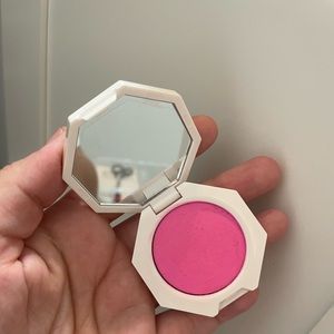Fenty Cheeks Out cream blush